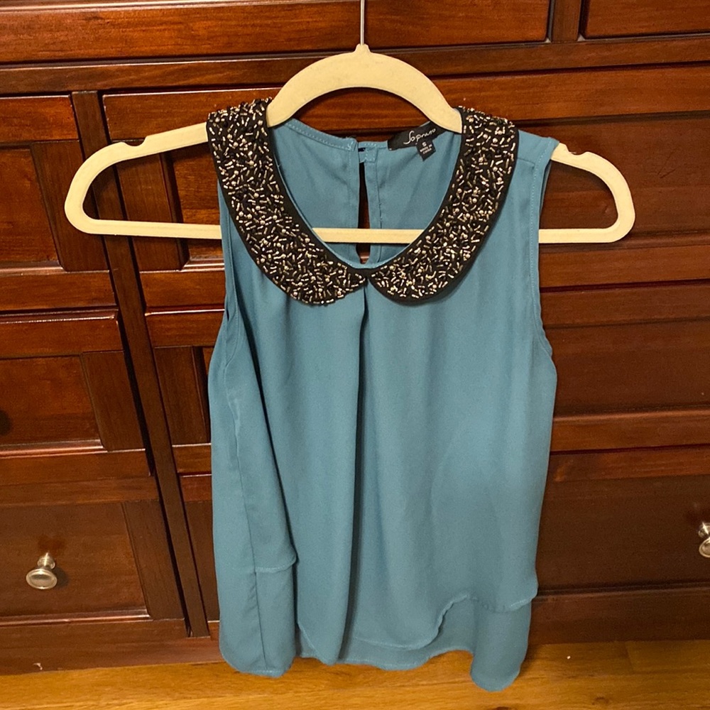 Beautiful emerald green sleeveless top!